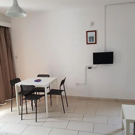 Valentinos Court Appartement *